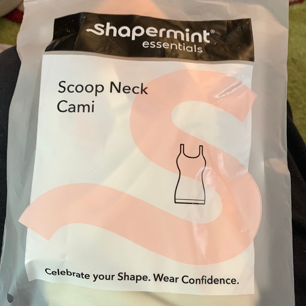 New with tags  shapermint scoop neck cami beige size  xxl 2x